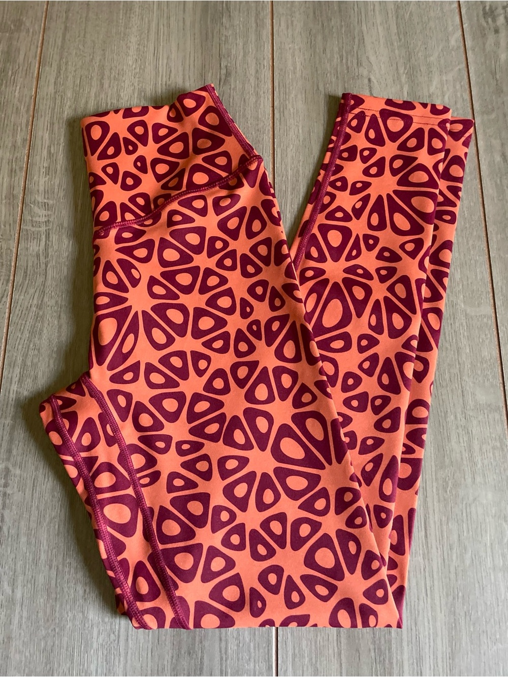 Vitality X Cosmopolitan women's small athletic leggings